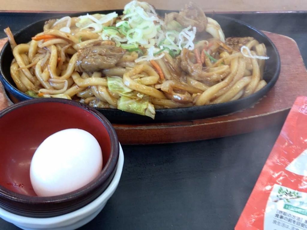 馬ホルモン焼うどん