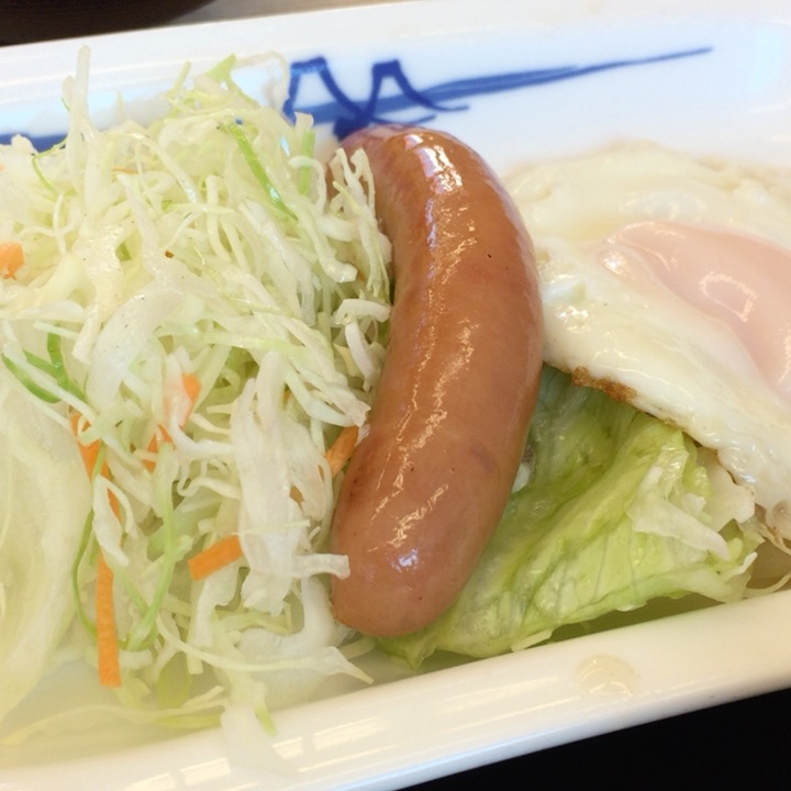 松屋のソーセージエッグ定食　400円