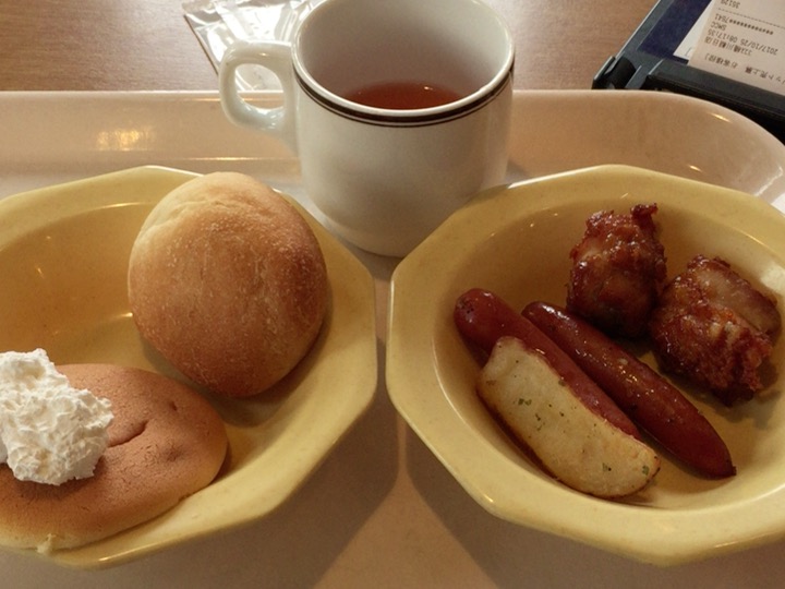 ココスの朝食バイキングでどれだけ食べられるか検証してみた。