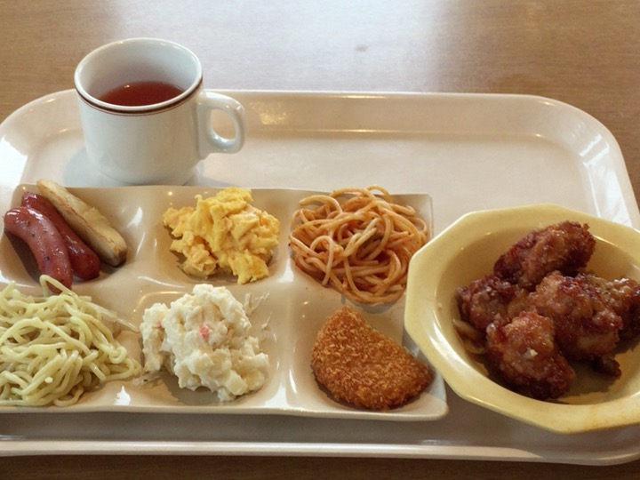 ココスの朝食バイキングでどれだけ食べられるか検証してみた。