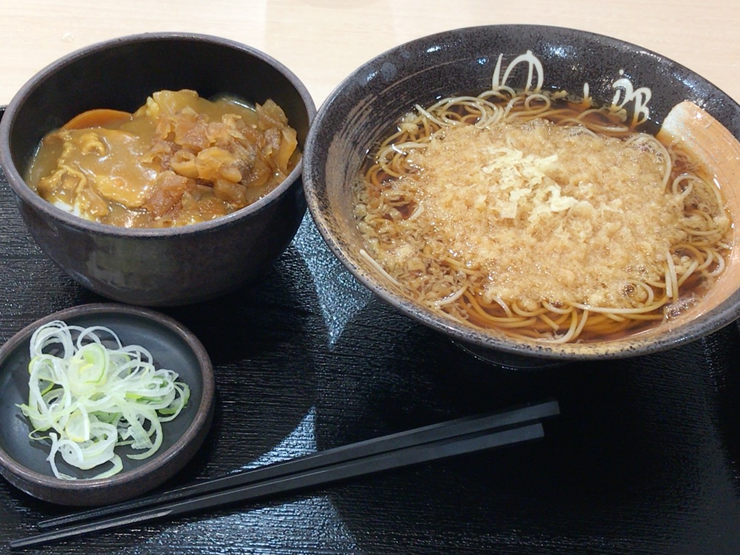 カレー丼と蕎麦のセット